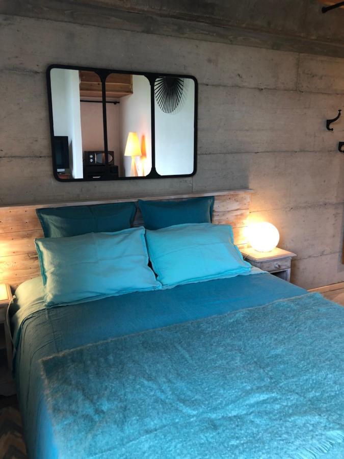 Cote Puy-De Dome Bed & Breakfast Orcines Bagian luar foto
